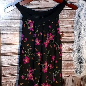 Adorable floral sleeveless top